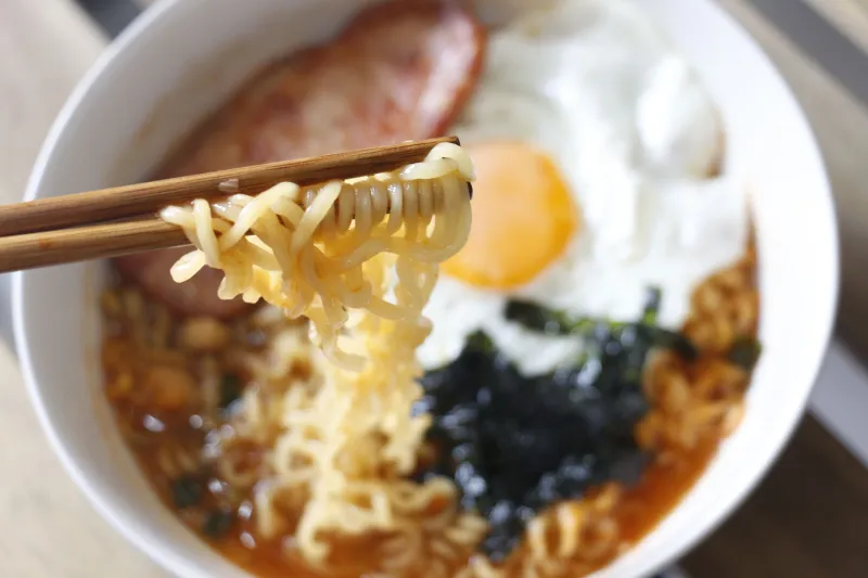 The Clock Is Already Running: Why Your Homemade Noodles Fall Apart Faster Than the Restaurant's